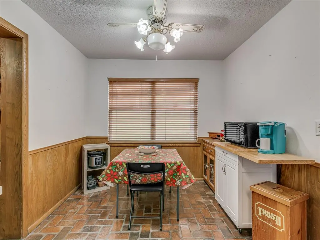 Photo 9 — 1414 E Sunset Lane, Ada, OK 74820