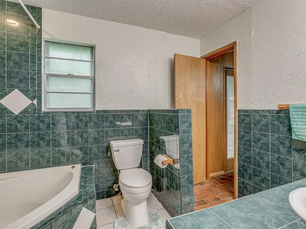 Photo 16 — 1414 E Sunset Lane, Ada, OK 74820