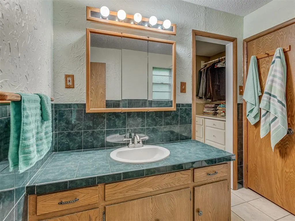 Photo 17 — 1414 E Sunset Lane, Ada, OK 74820
