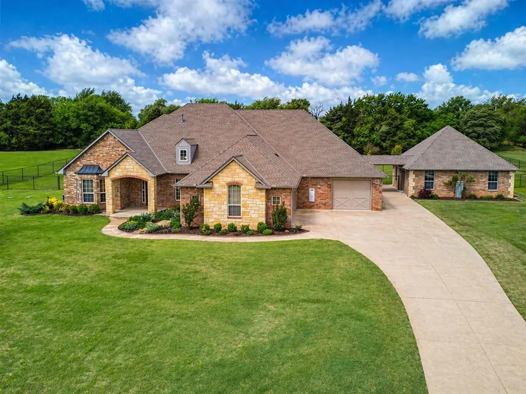 Photo 2 — 7351 Falcon Ridge, Edmond, OK 73034