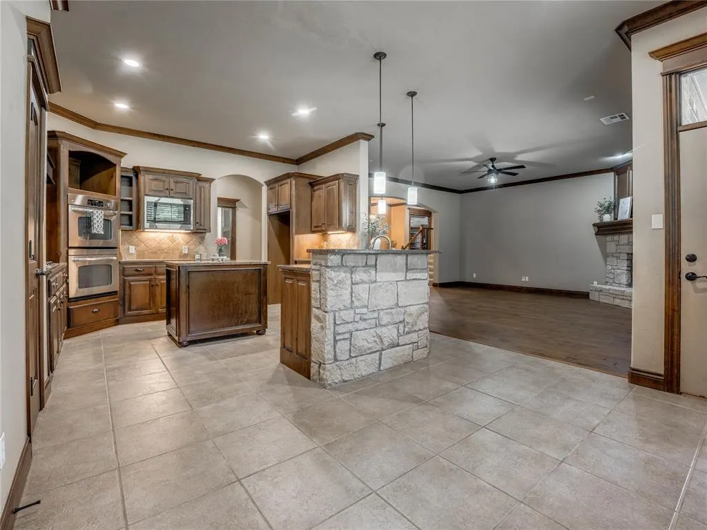 Photo 13 — 7351 Falcon Ridge, Edmond, OK 73034