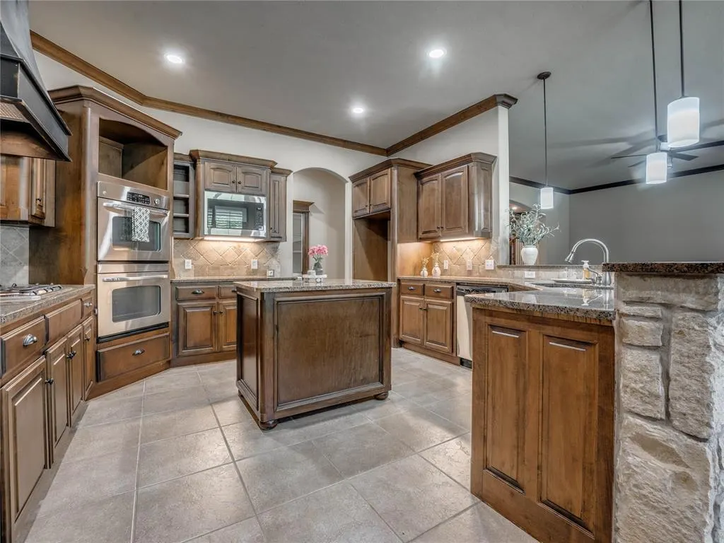 Photo 14 — 7351 Falcon Ridge, Edmond, OK 73034