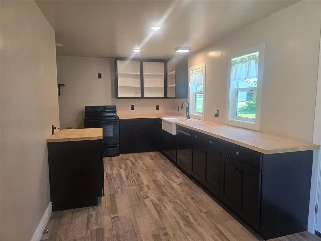 Photo 7 — 1015 N Rangeline Street, Tecumseh, OK 74873