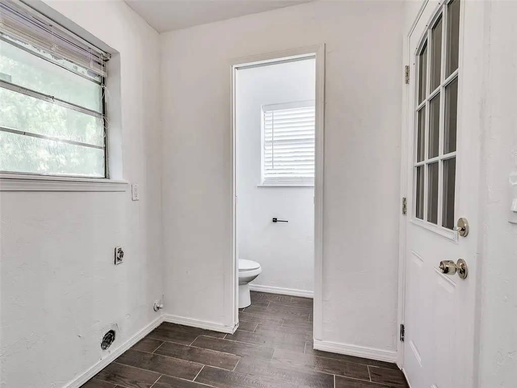 Photo 11 — 925 N Bradley Avenue, Oklahoma City, OK 73127