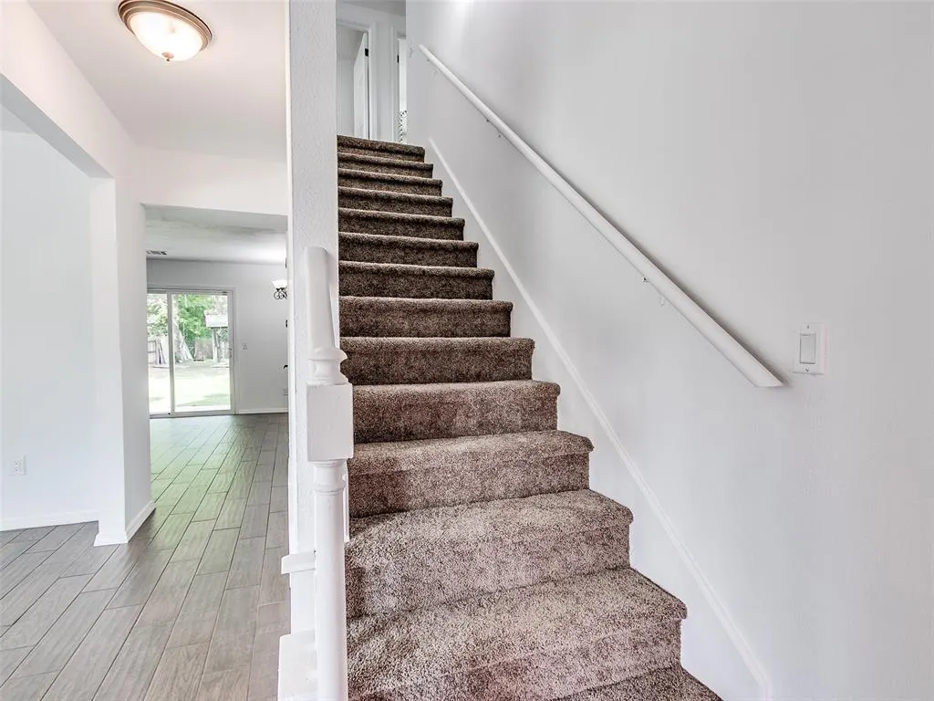 Photo 13 — 925 N Bradley Avenue, Oklahoma City, OK 73127
