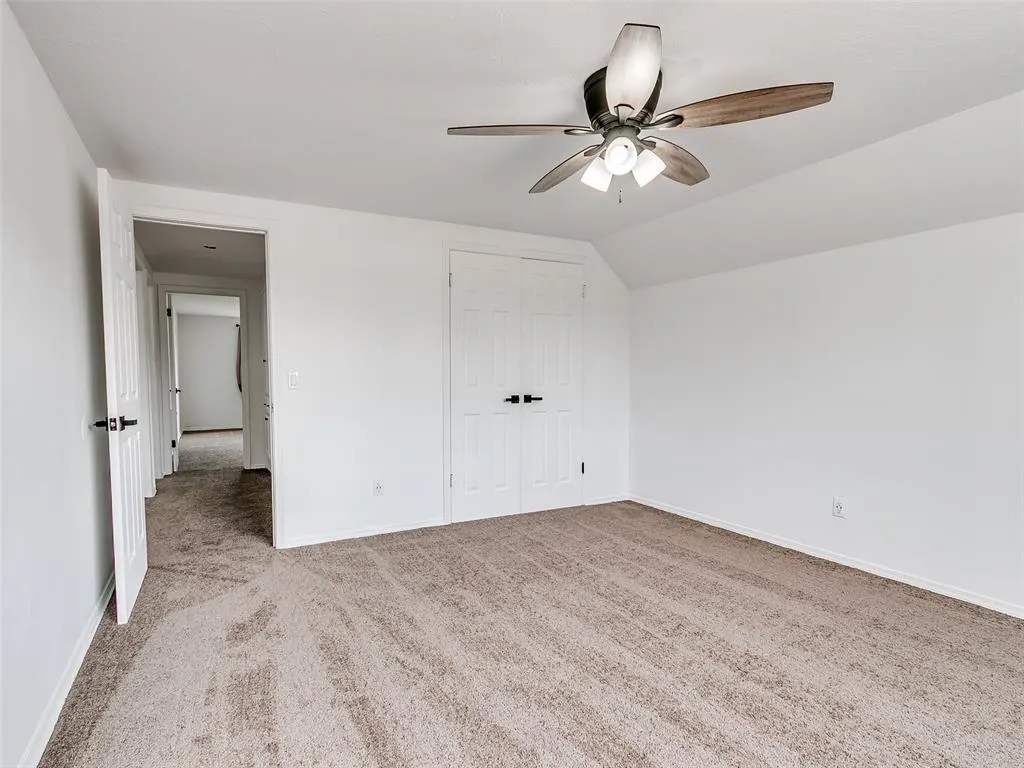 Photo 15 — 925 N Bradley Avenue, Oklahoma City, OK 73127
