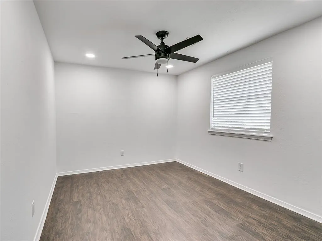 Photo 17 — 925 N Bradley Avenue, Oklahoma City, OK 73127