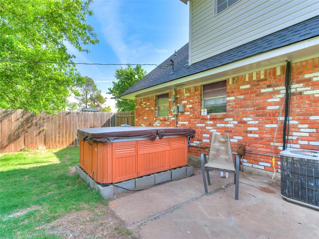 Photo 24 — 925 N Bradley Avenue, Oklahoma City, OK 73127