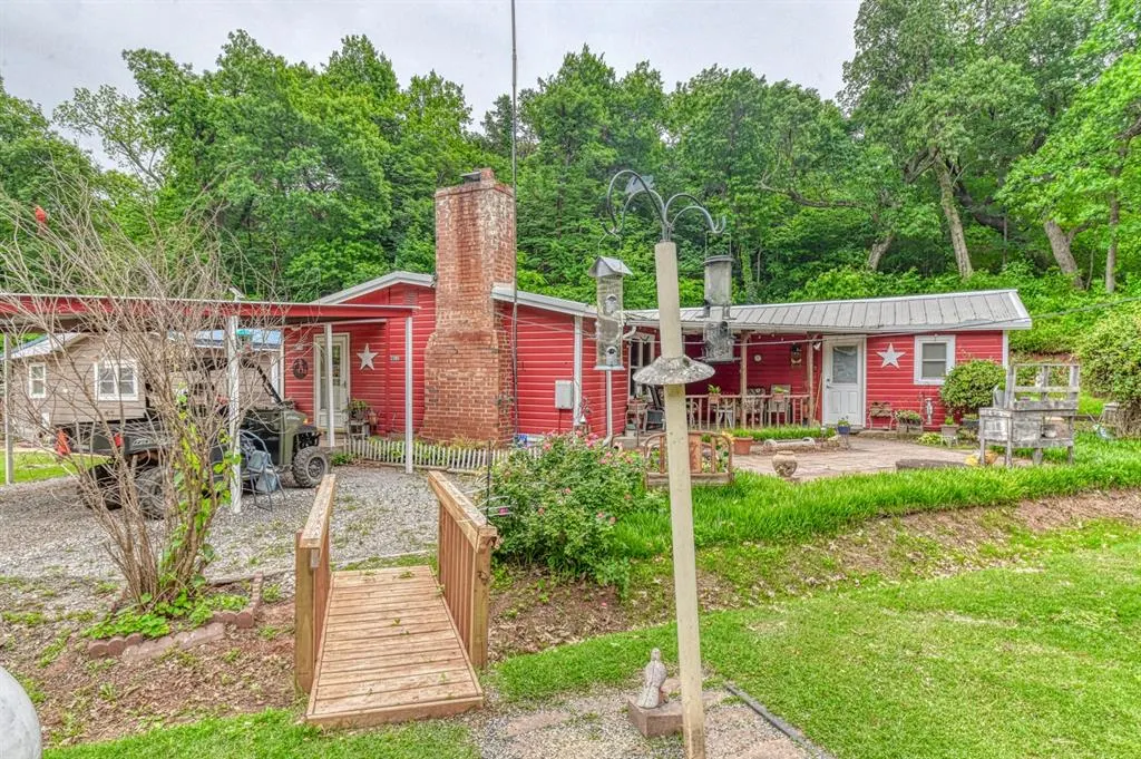 Photo 2 — 22251 W Fifth Street, Hinton, OK 73047