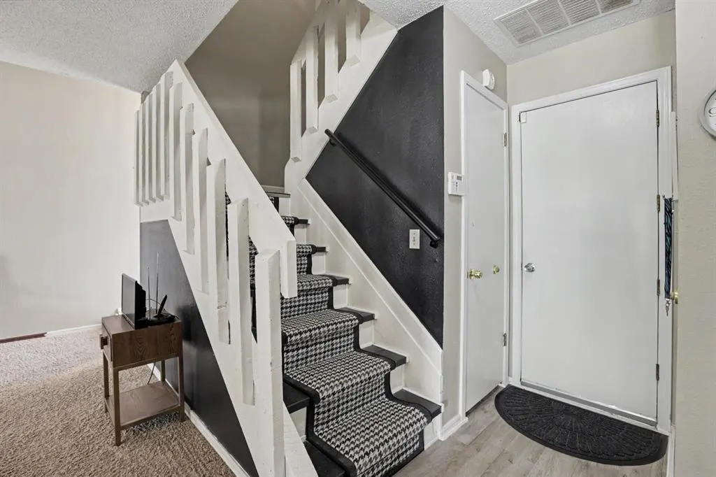 Photo 13 — 9828 Hefner Village Place, Oklahoma City, OK 73162