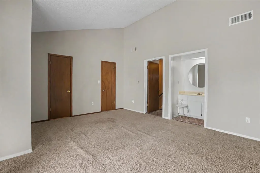 Photo 15 — 9828 Hefner Village Place, Oklahoma City, OK 73162
