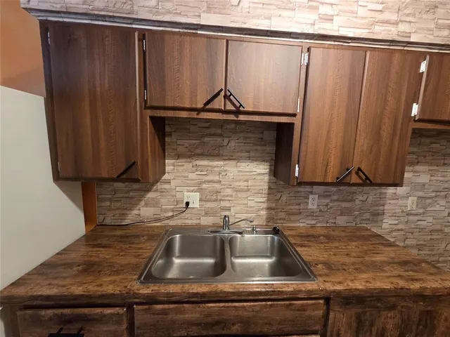 Photo 5 — 401 SE 12th Street 143, Norman, OK 73071