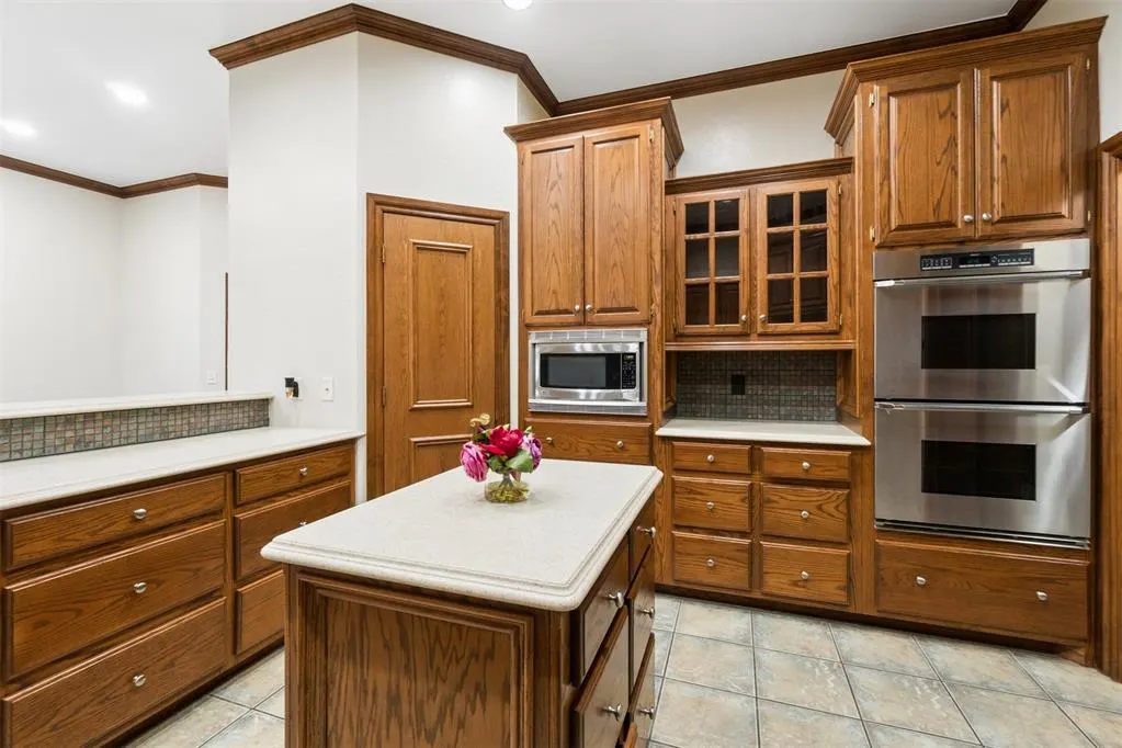 Photo 14 — 10705 Fairway Avenue, Oklahoma City, OK 73170