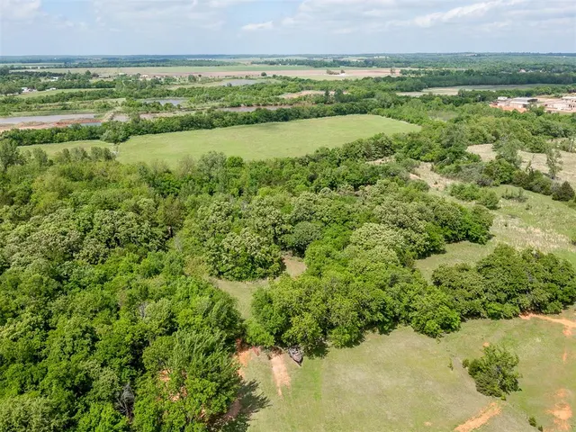 Photo 8 — 16301 NE 23rd Street, Choctaw, OK 73020