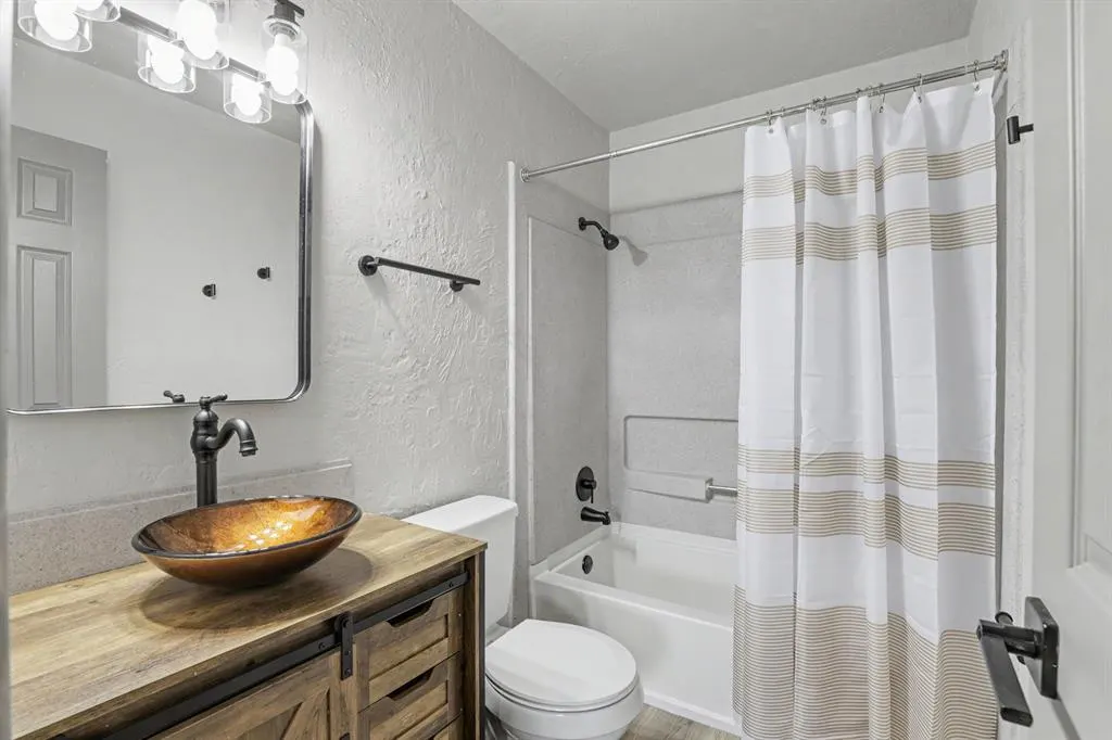 Photo 13 — 2512 S Glenn Avenue, Del City, OK 73115