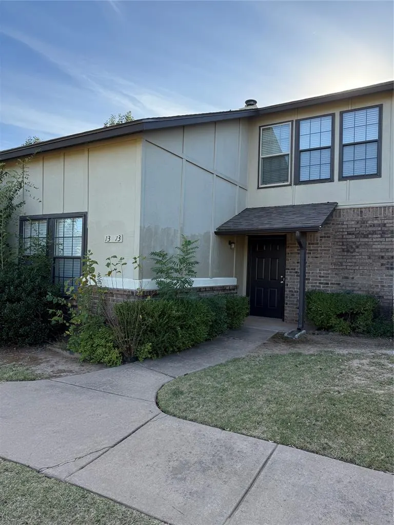 Front exterior — 13813 Crossing Way West, Edmond, OK 73013