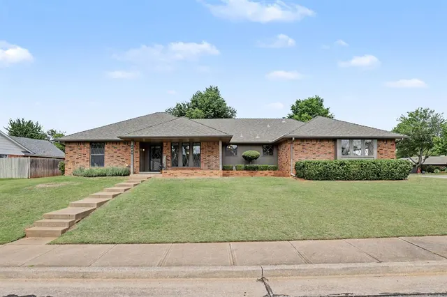 Front exterior — 2409 Lytal Lane, Edmond, OK 73013