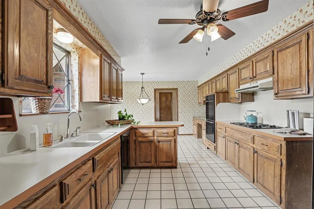 Photo 5 — 2409 Lytal Lane, Edmond, OK 73013