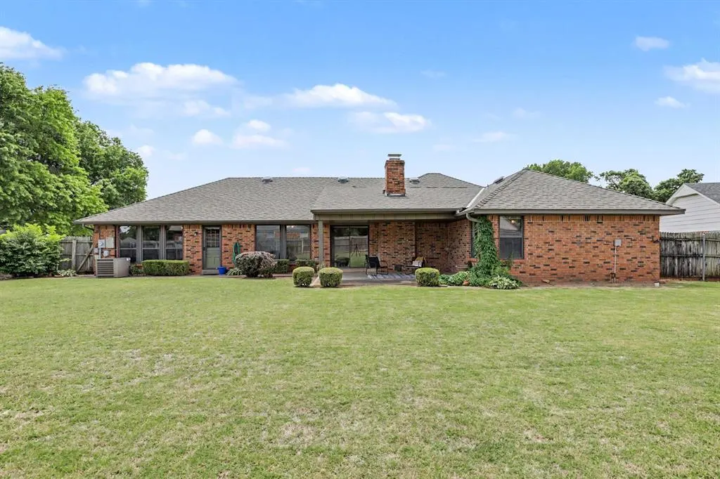 Photo 14 — 2409 Lytal Lane, Edmond, OK 73013