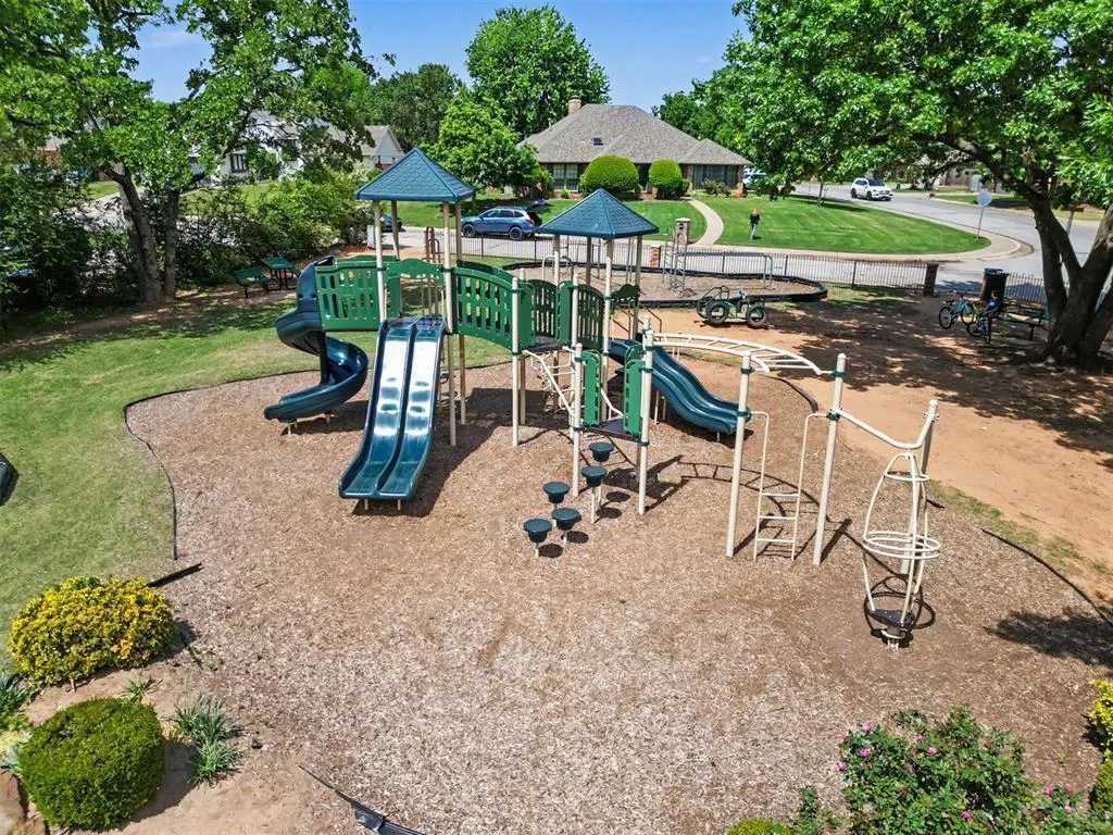Photo 15 — 2409 Lytal Lane, Edmond, OK 73013