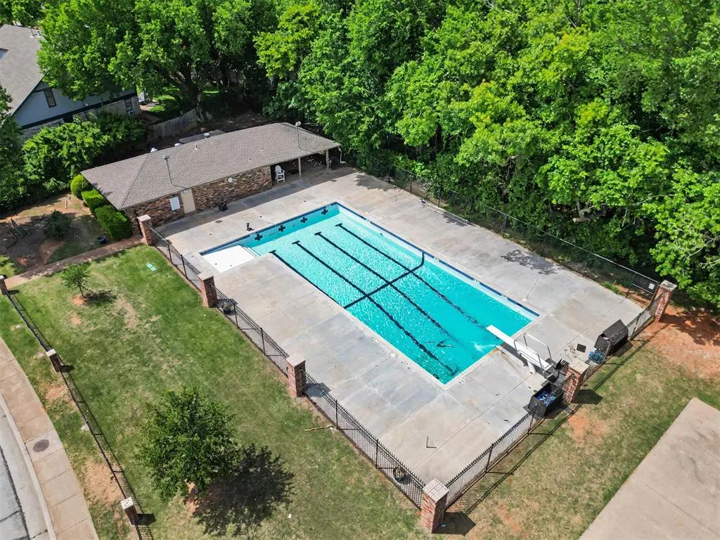 Photo 16 — 2409 Lytal Lane, Edmond, OK 73013