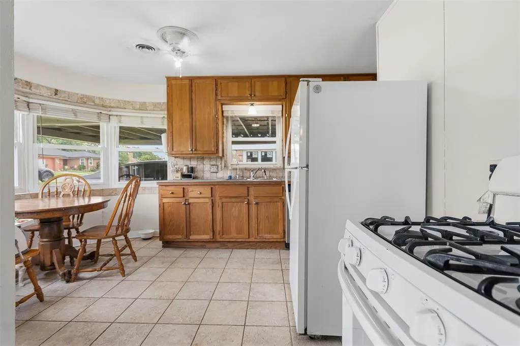 Photo 6 — 104 Miller Drive, Pauls Valley, OK 73075