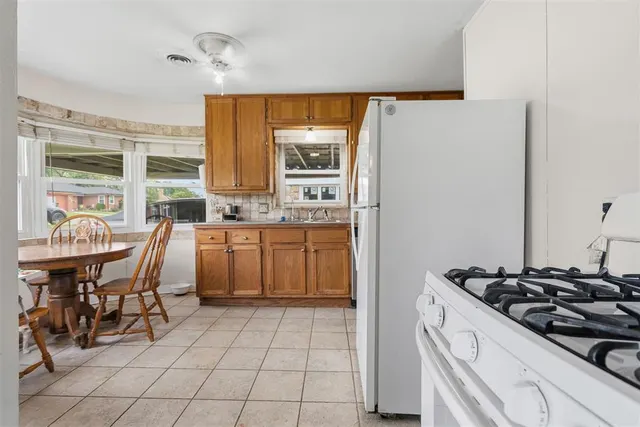 Photo 6 — 104 Miller Drive, Pauls Valley, OK 73075