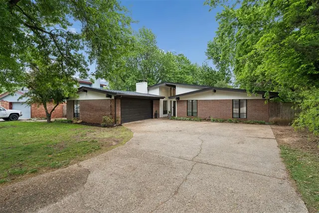 Photo 2 — 7616 Wegner Way, Oklahoma City, OK 73162