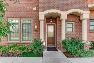 Sold home at 418 NE 2nd Street