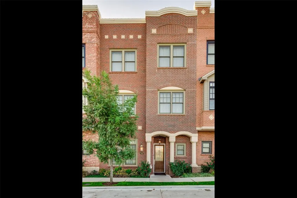 Photo 2 — 418 NE 2nd Street, Oklahoma City, OK 73104