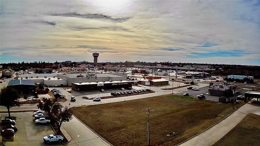 Photo 6 — N Financial Terrace, Mustang, OK 73064