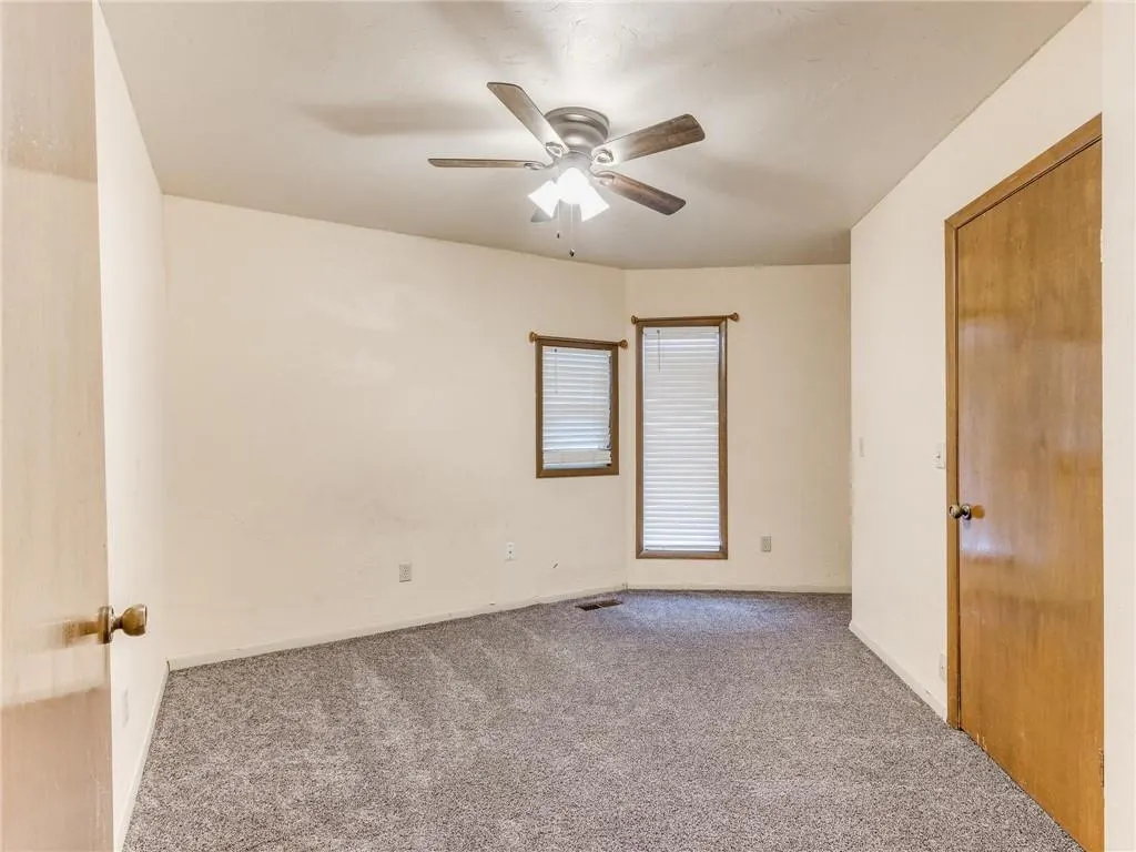 Photo 3 — 108 Saint Charles Place, Chickasha, OK 73018