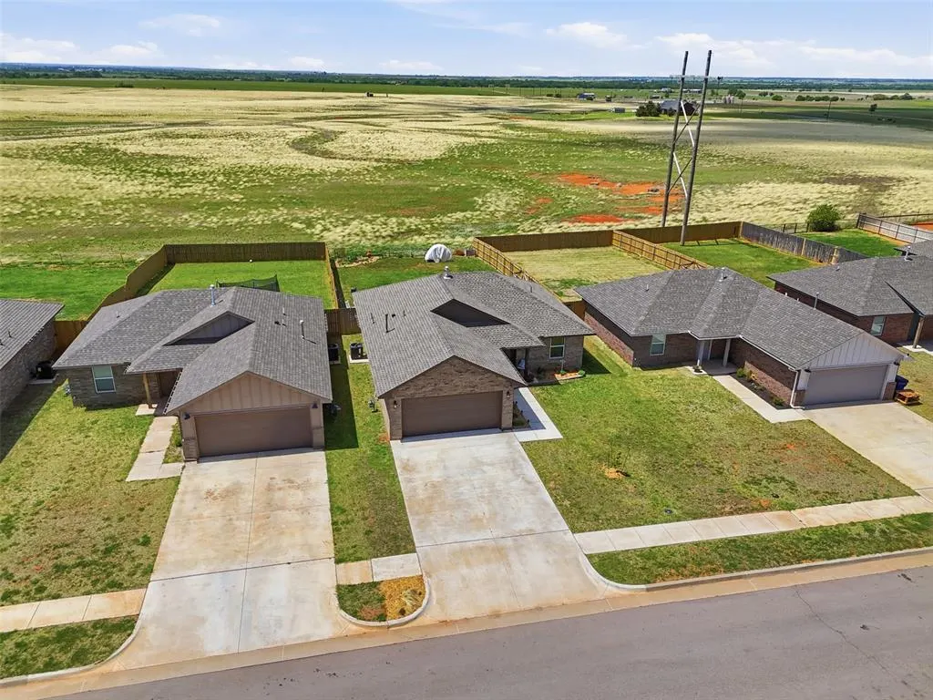 Photo 6 — 1212 Sierra Lane, Kingfisher, OK 73750