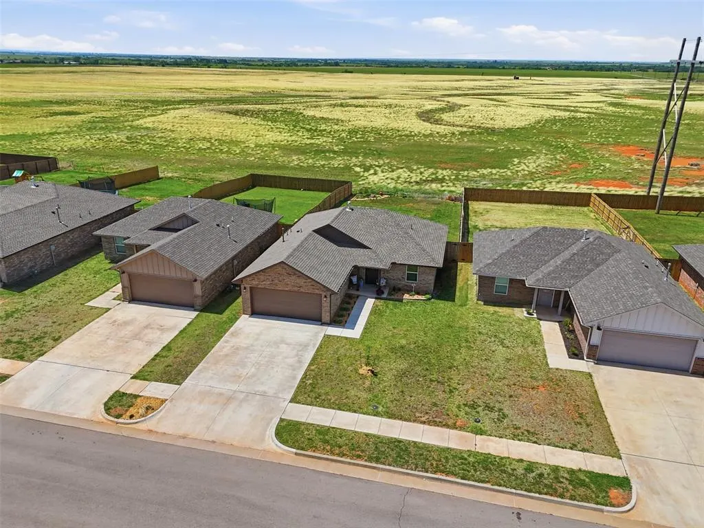 Photo 7 — 1212 Sierra Lane, Kingfisher, OK 73750
