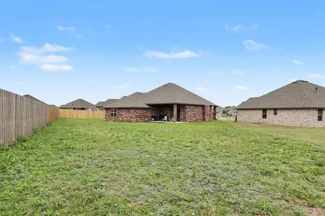 Photo 6 — 12812 NW 141st Circle, Yukon, OK 73099