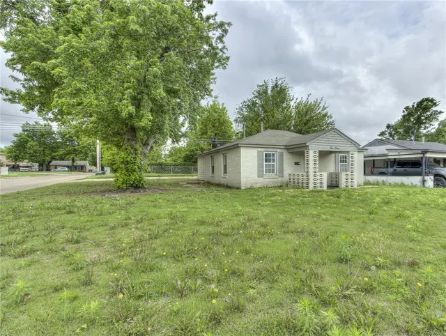 Photo 2 — 230 E Jacobs Drive, Midwest City, OK 73110