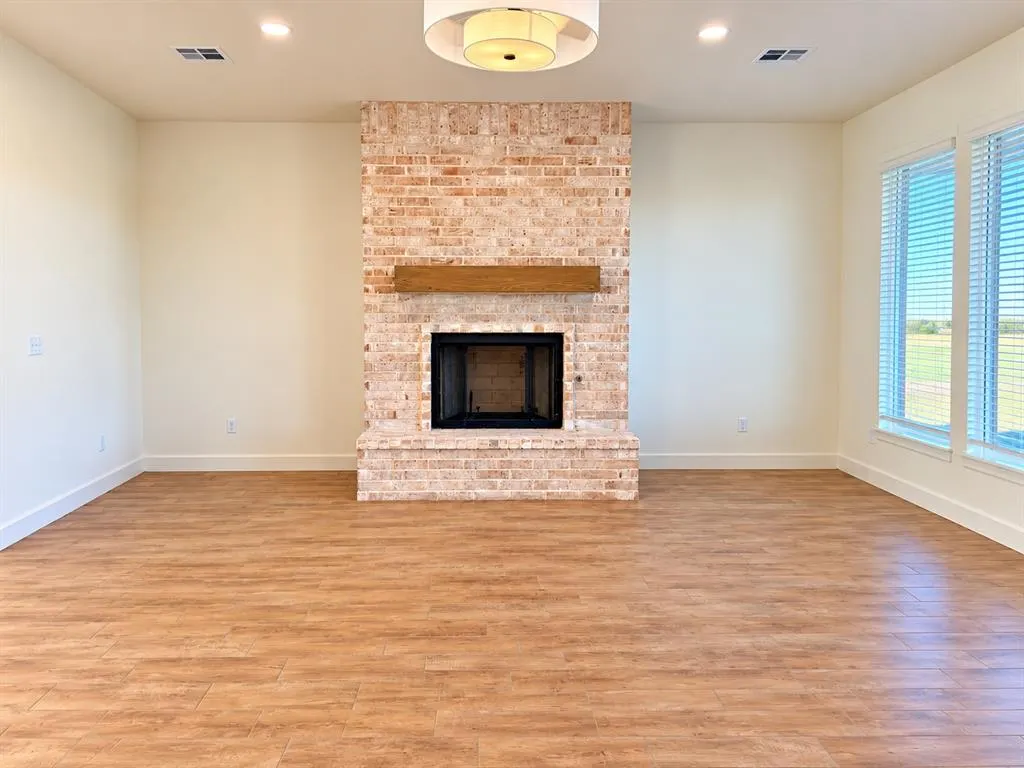 Photo 12 — 976 Hadley Lane, Tuttle, OK 73089