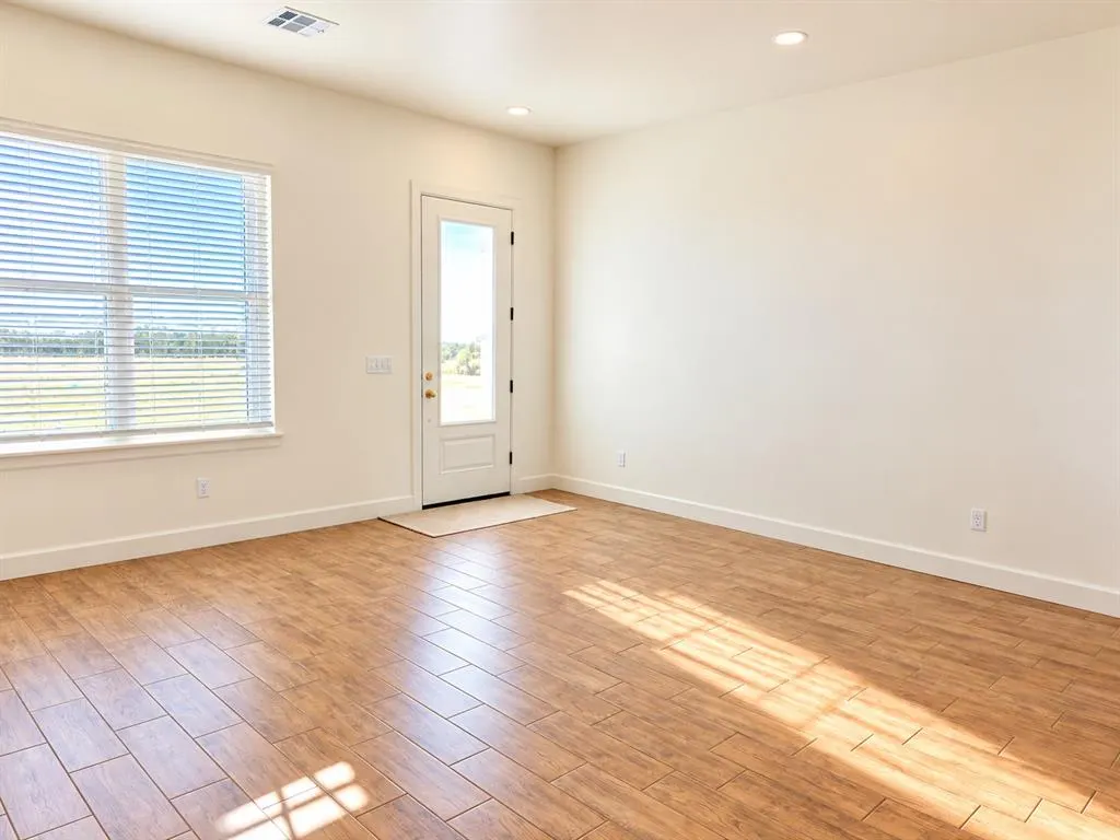 Photo 13 — 976 Hadley Lane, Tuttle, OK 73089