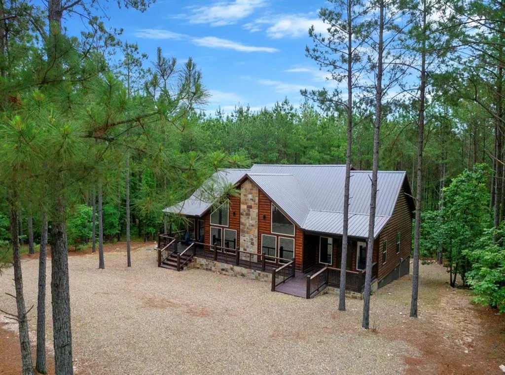 Front exterior — 138 LOST CREEK Trail, Broken Bow, OK 74728