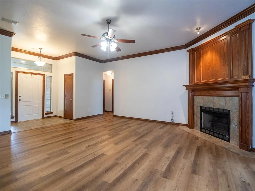 Photo 8 — 2716 SE 39th Street, Moore, OK 73160