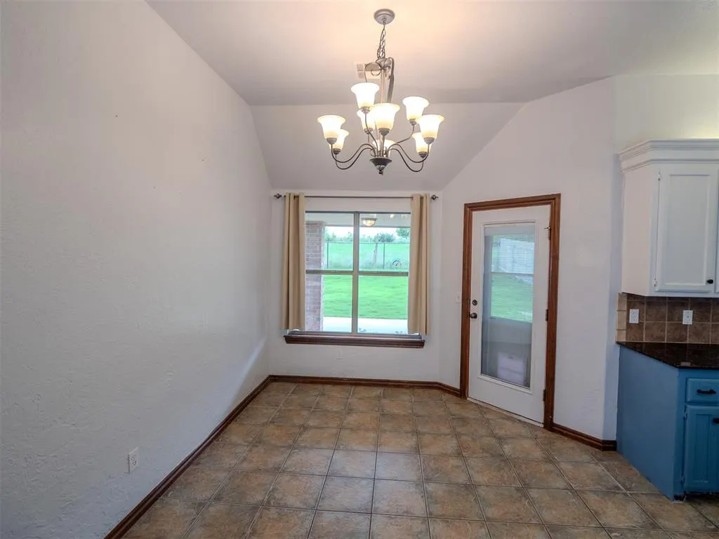 Photo 12 — 2716 SE 39th Street, Moore, OK 73160