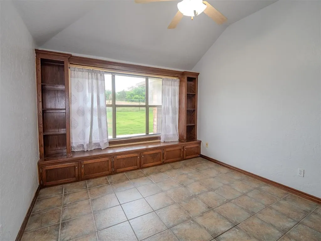 Photo 13 — 2716 SE 39th Street, Moore, OK 73160