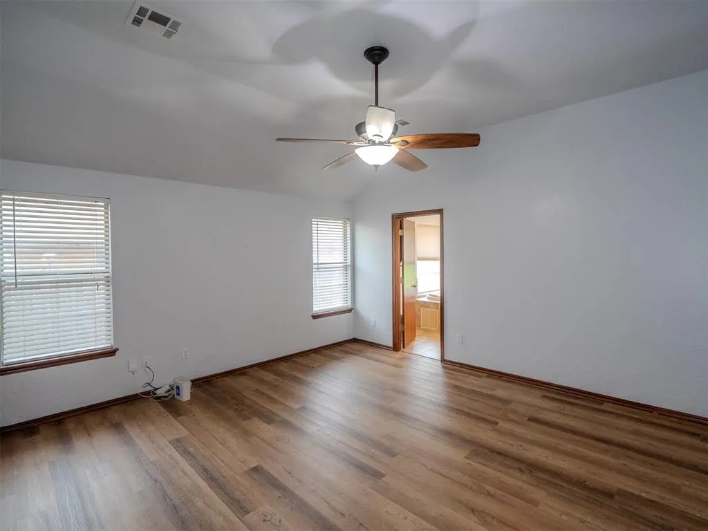 Photo 14 — 2716 SE 39th Street, Moore, OK 73160