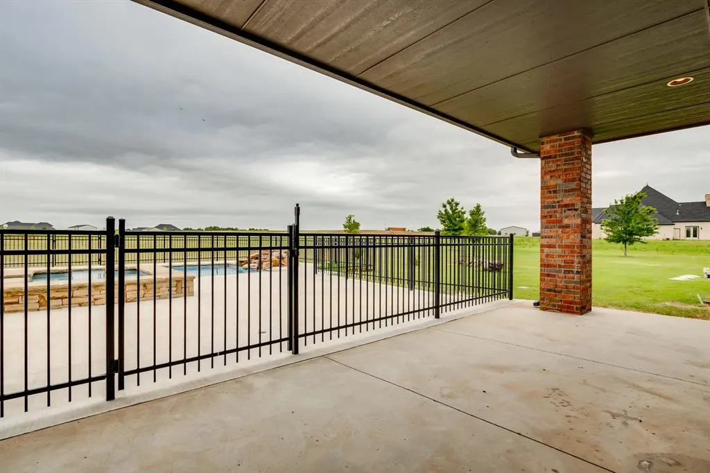 Photo 31 — 10901 Secretariat Drive, Mustang, OK 73064