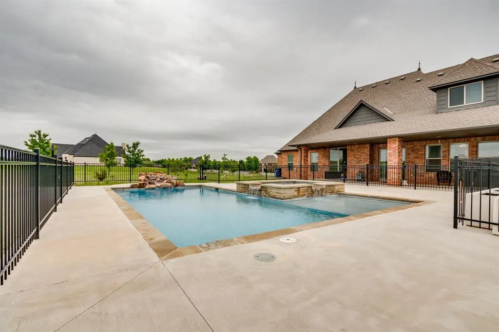 Photo 34 — 10901 Secretariat Drive, Mustang, OK 73064