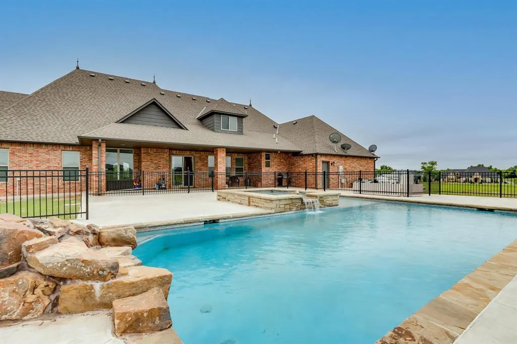 Photo 35 — 10901 Secretariat Drive, Mustang, OK 73064
