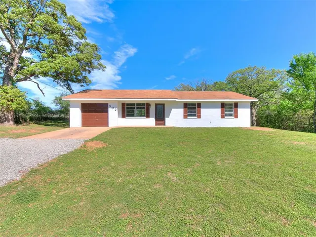 Front exterior — 502 N Oak Street, Chandler, OK 74834