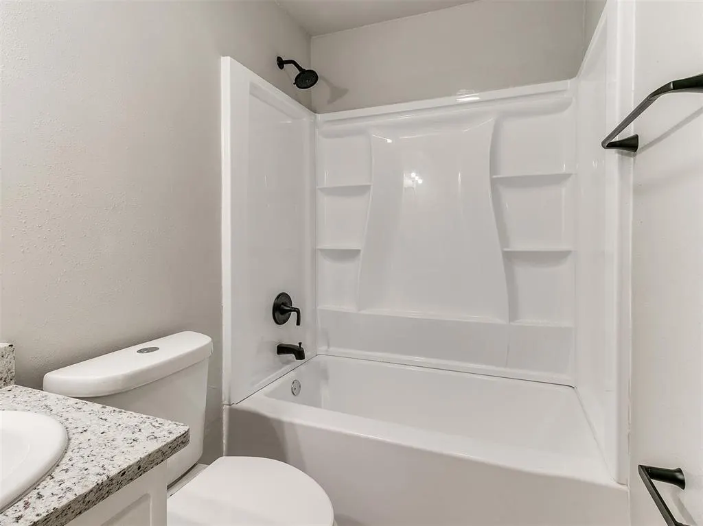 Photo 11 — 502 N Oak Street, Chandler, OK 74834
