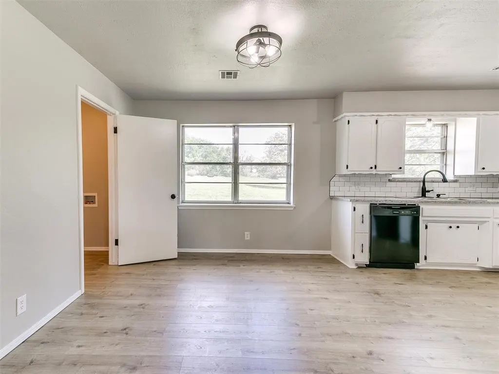 Photo 27 — 502 N Oak Street, Chandler, OK 74834