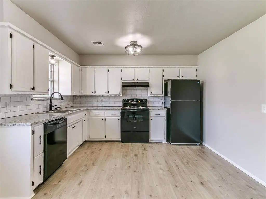 Photo 30 — 502 N Oak Street, Chandler, OK 74834